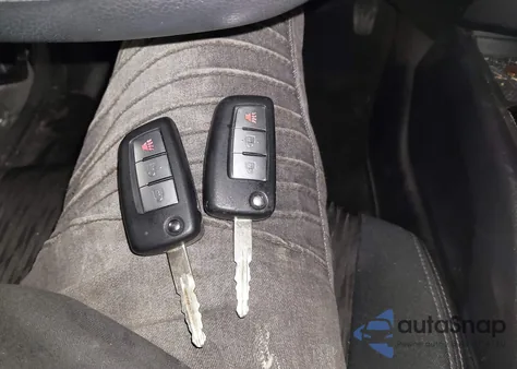 2018 Nissan Rogue S z USA, uszkodzony, nr VIN 5N1AT2MV8JC743725